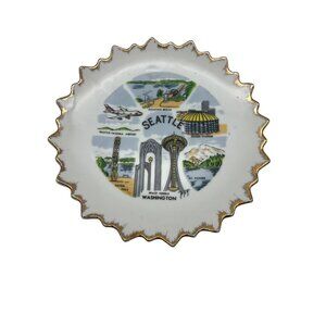 Seattle Souvenir Collectible Plate Iconic Landmarks & Gold Trim Space Needle 8"